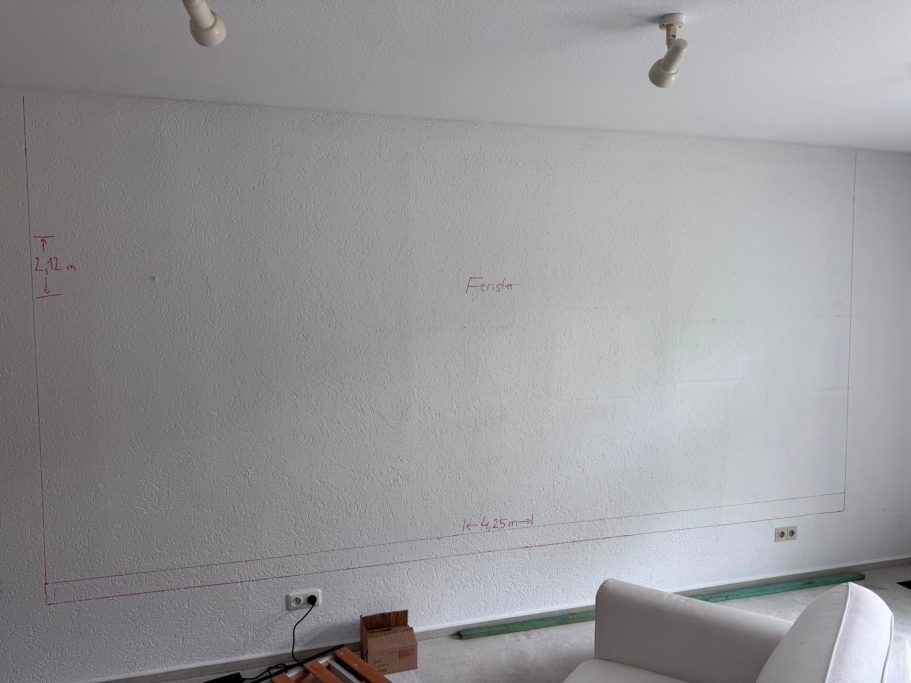 Vorbereitung der neuen Wandöffnung Angezeichnete Wandöffnung für ein bodentiefes Fensterelement in Oldenburg